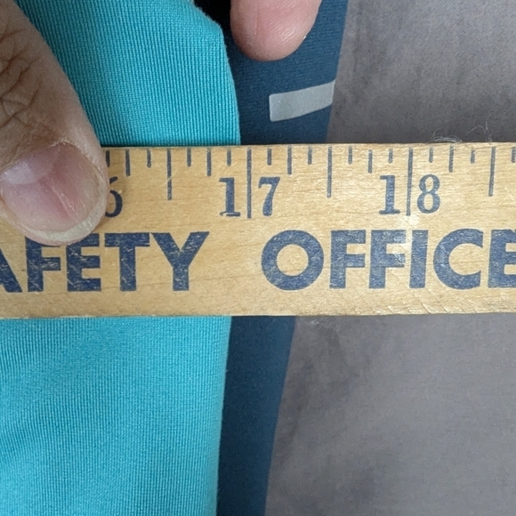 Nike dri fit running shirt small in excellent condition - Picture 9 of 9